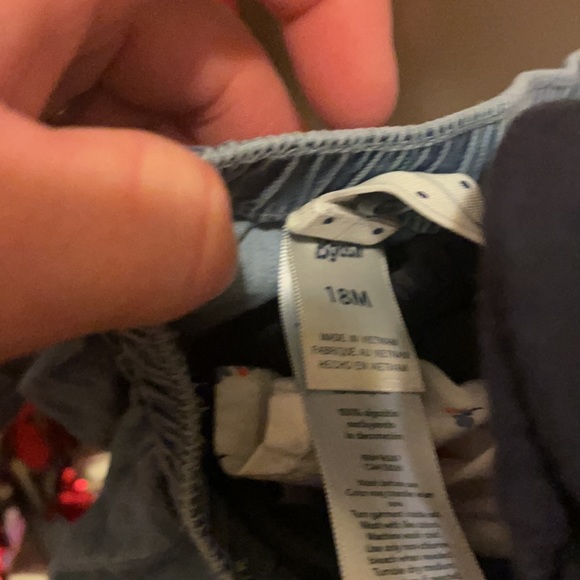 Osh B Gosh: 6pc matching set. 18M Skirt, 18-24M tops, 18M Bloomers - Picture 2 of 11